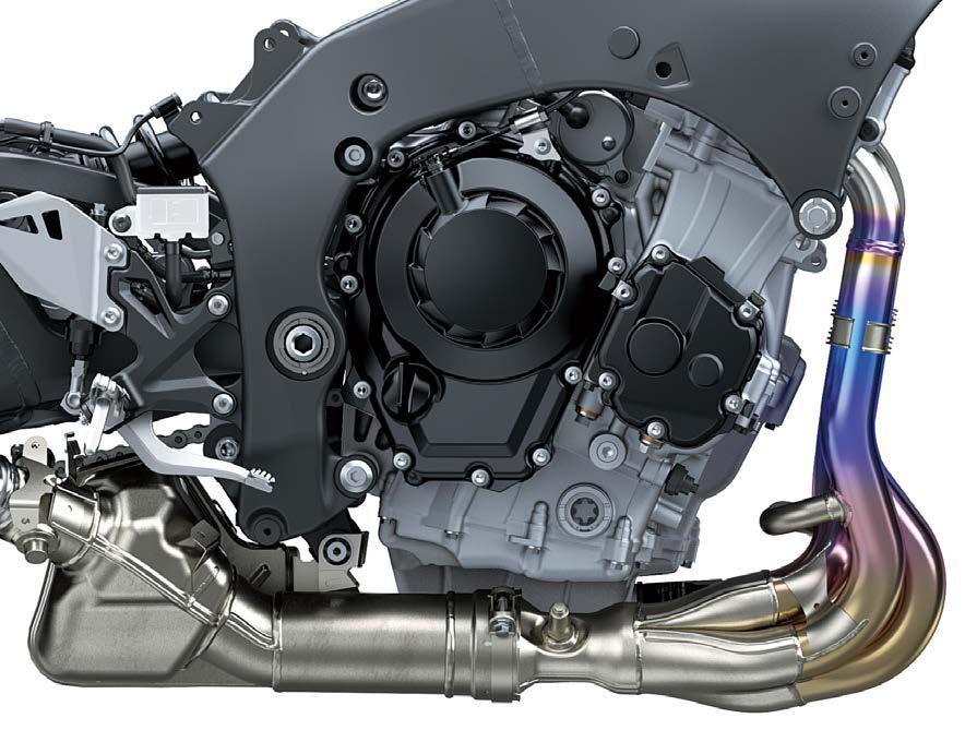 Motor puternic de 998 cm3 cu 4 cilindri în linie, răcit cu lichid